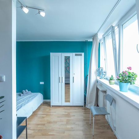 Green Studio In The City Center Of Wroclaw Bagian luar foto